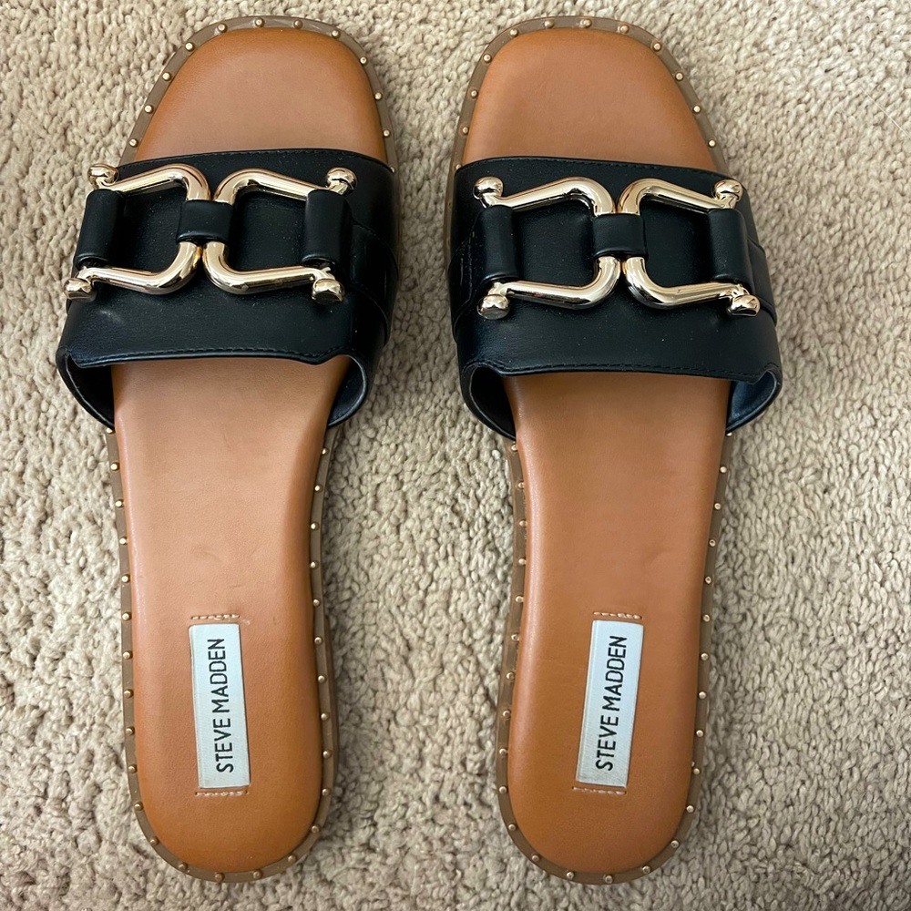 Steve Madden Akita Black Sandals